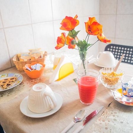 B&B Italo House Opera Ngoại thất bức ảnh