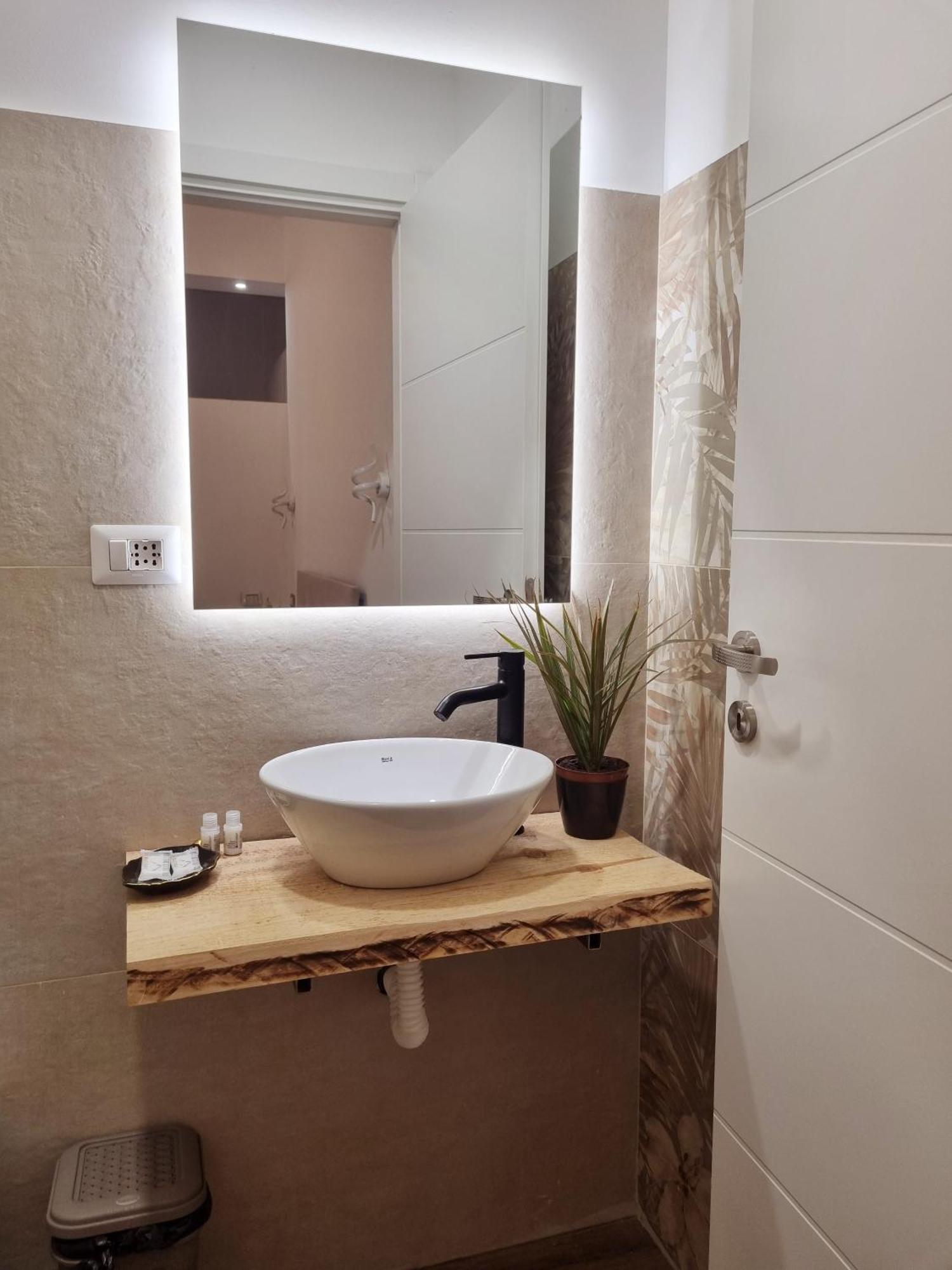 B&B Italo House Opera Ngoại thất bức ảnh