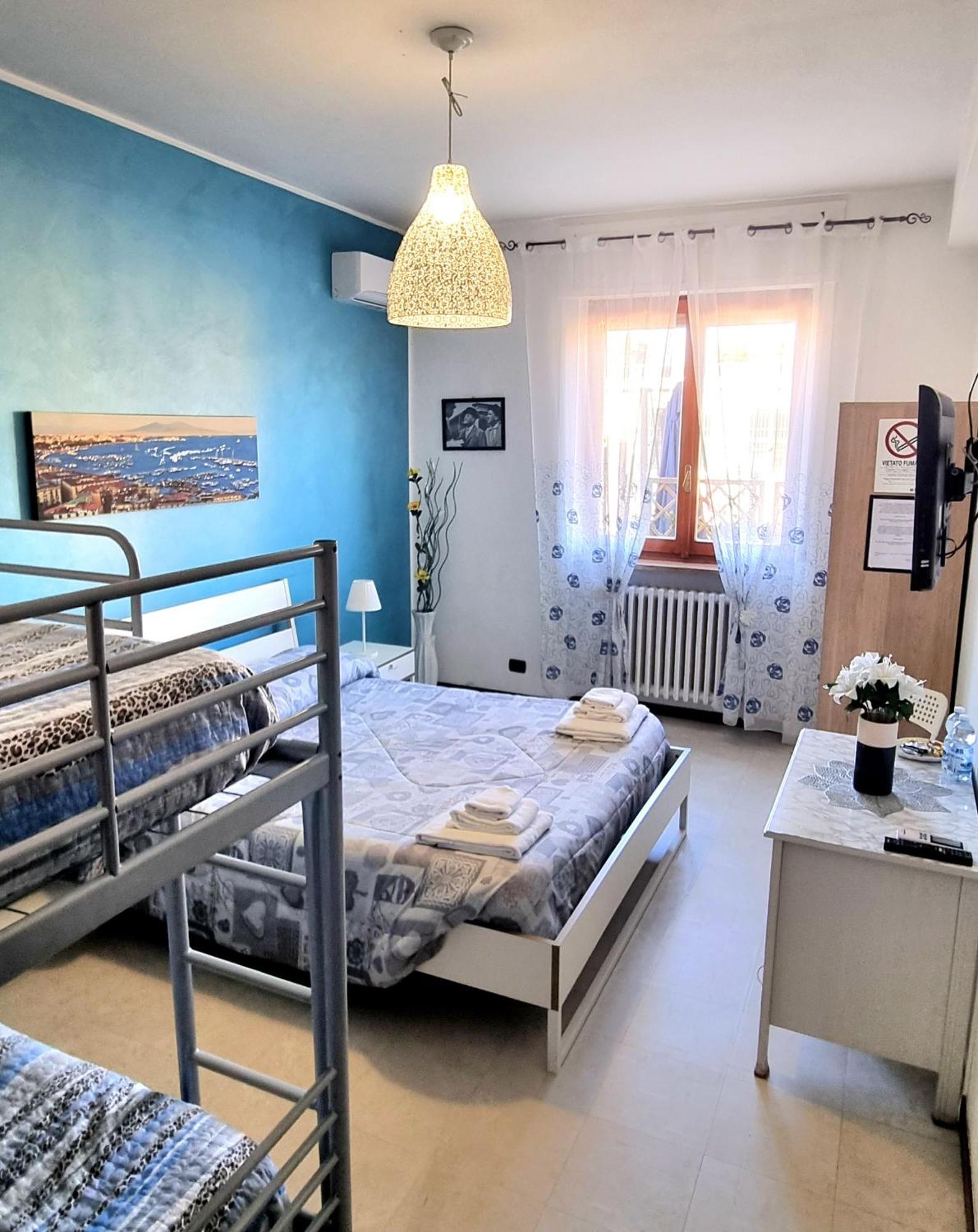 B&B Italo House Opera Phòng bức ảnh